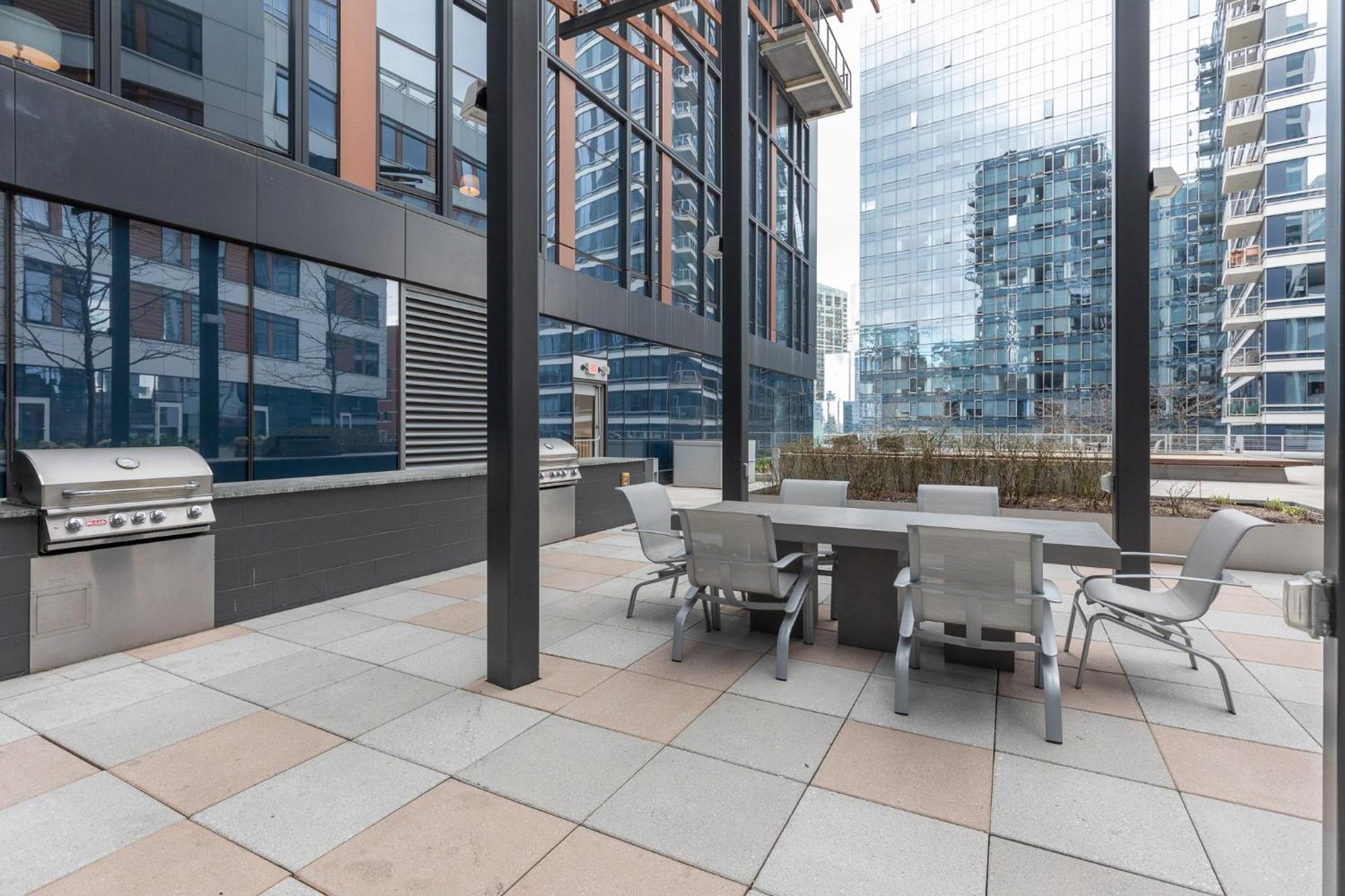Private 2br Seaport Disctrict Boston